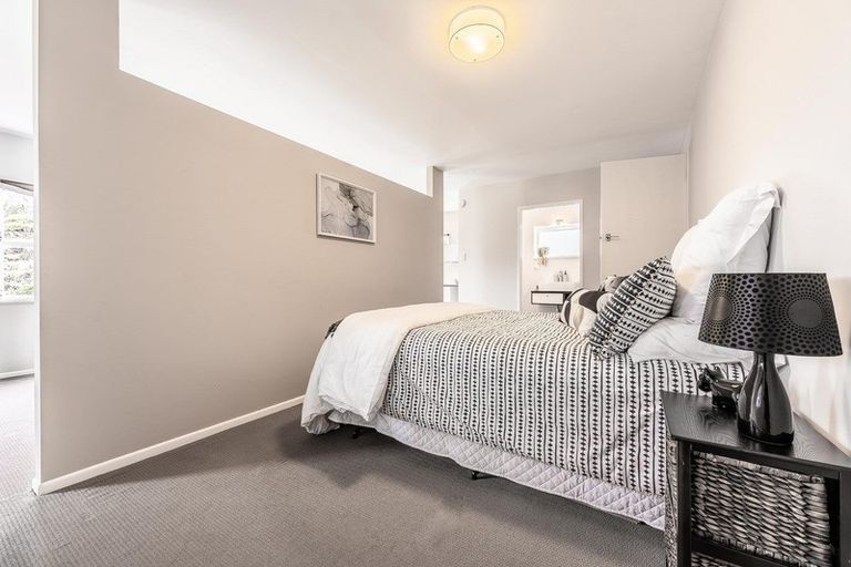 Photo of property in 61 Coronation Road, Hillcrest, Auckland, 0627