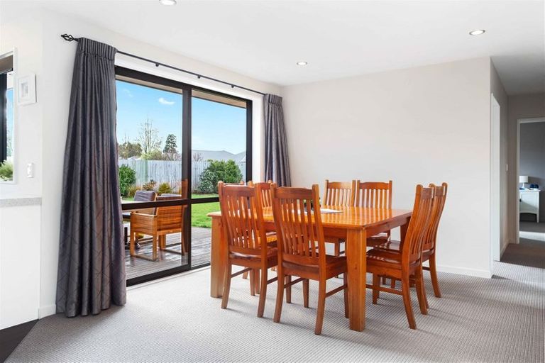 Photo of property in 72 Acacia Avenue, Rangiora, 7400