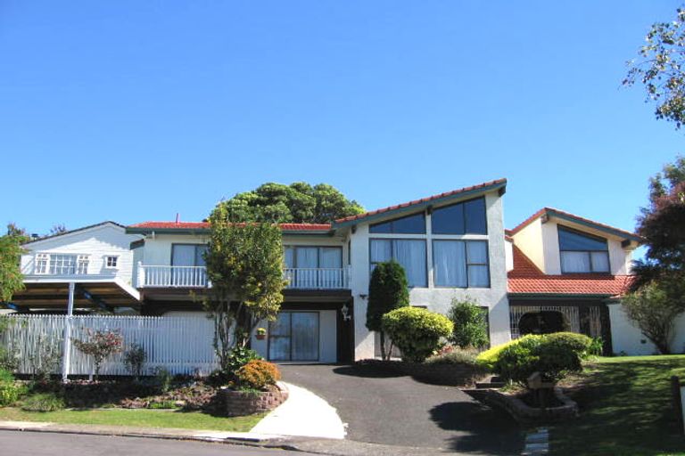 Photo of property in 5 Fayette Place, Te Atatu South, Auckland, 0610