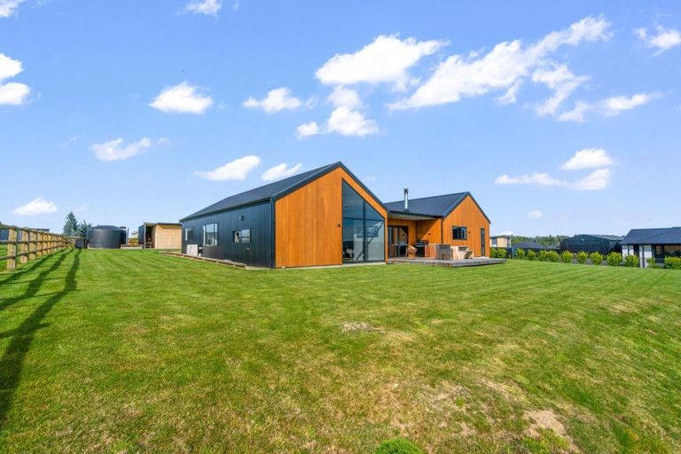 Photo of property in 16 Chatham Rise, Seaward Bush, Invercargill, 9812