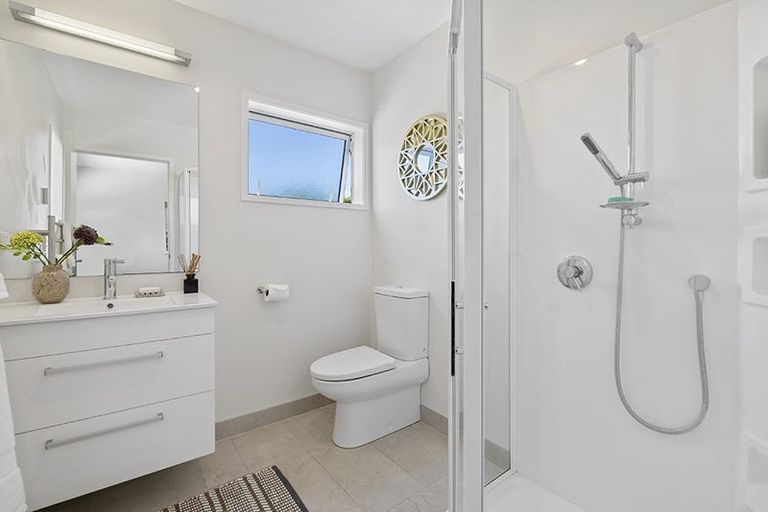 Photo of property in 92a Beach Road, Castor Bay, Auckland, 0620