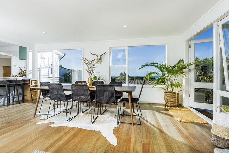 Photo of property in 97b Braemar Road, Castor Bay, Auckland, 0620