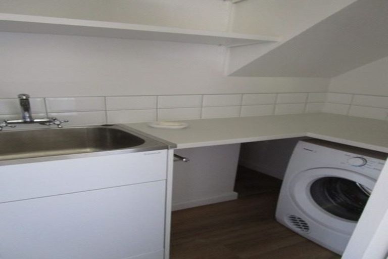 Photo of property in 100 Palatine Terrace, Saint Martins, Christchurch, 8022