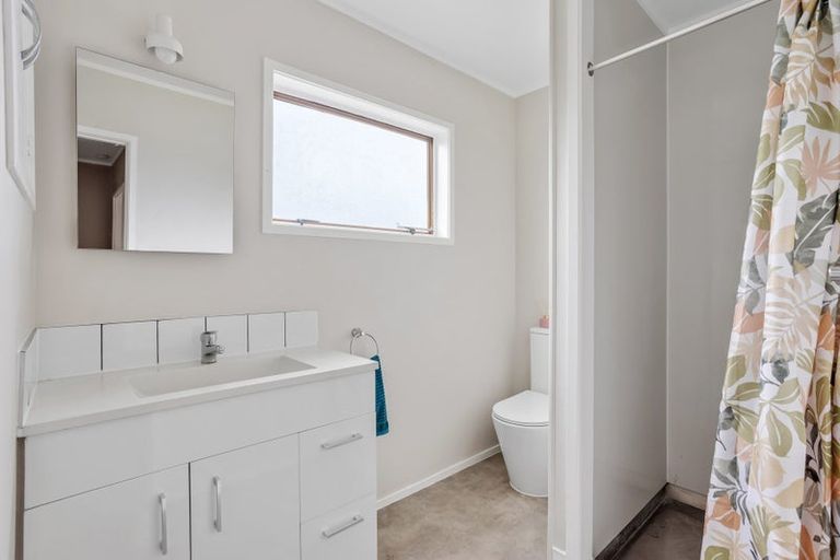 Photo of property in 3 Huruhuru Road, Massey, Auckland, 0614