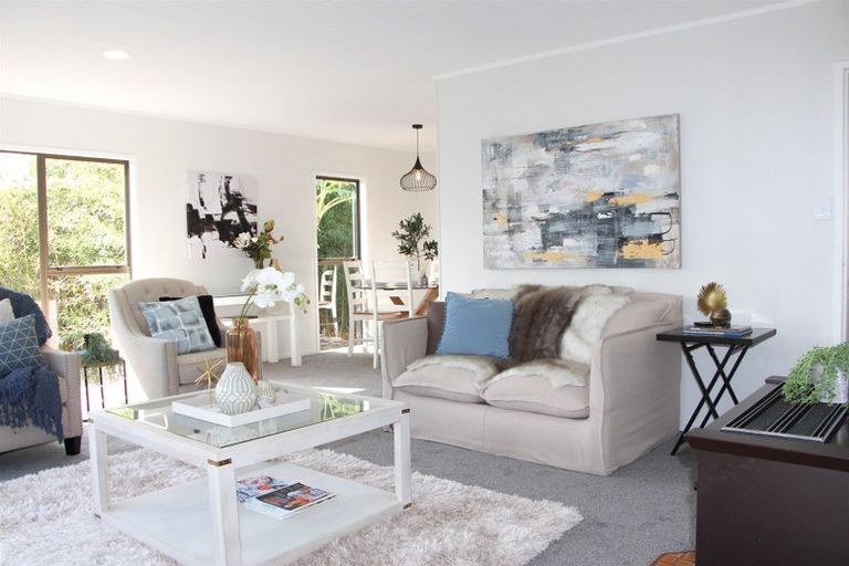 Photo of property in 70 Hutchinsons Road, Bucklands Beach, Auckland, 2014