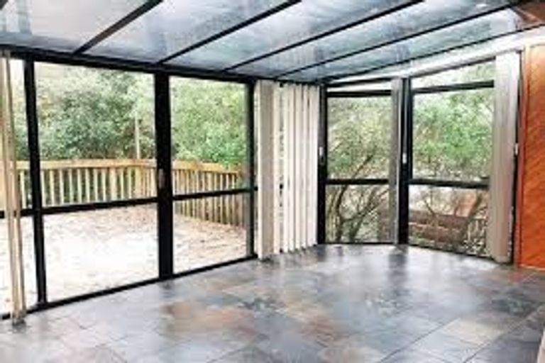 Photo of property in 10b Imogene Way, Half Moon Bay, Auckland, 2012