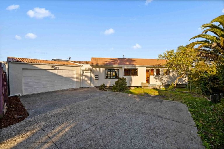 Photo of property in 1/29 Beaubank Road, Kelston, Auckland, 0602