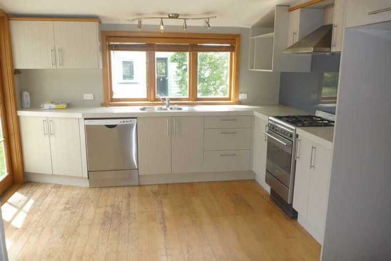 Photo of property in 76 North Parade, Richmond, Christchurch, 8013