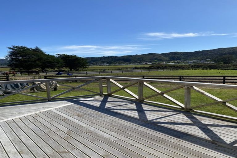 Photo of property in 112 Upper Fitzherbert Road, Wainuiomata, 5373