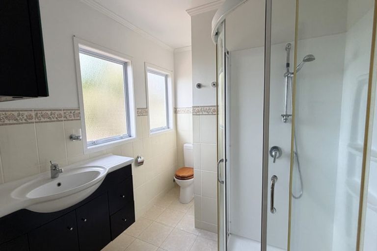 Photo of property in 50 Balmain Road, Chatswood, Auckland, 0626