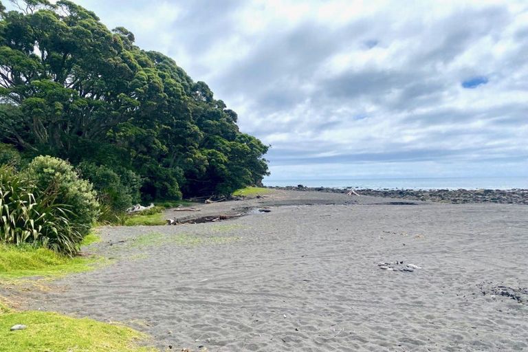 Photo of property in 451g Lwr Pitone Road, Pitone, New Plymouth, 4374