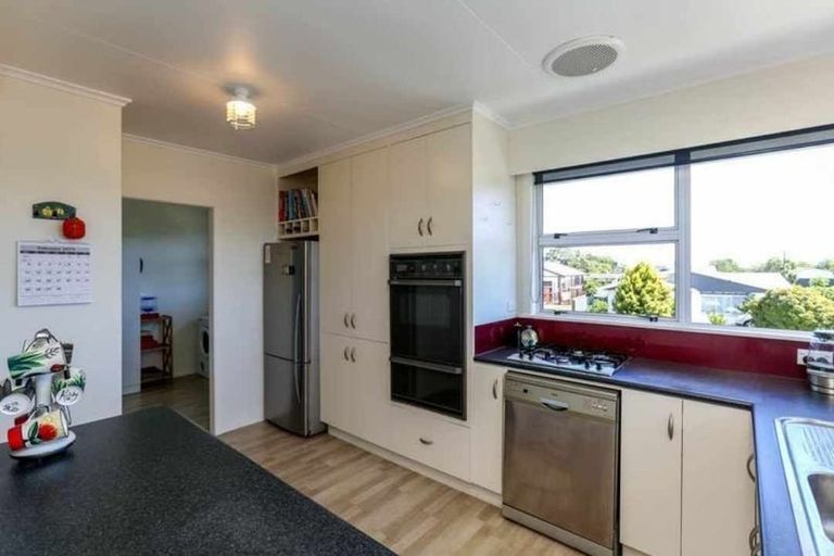 Photo of property in 107 Govett Avenue, Frankleigh Park, New Plymouth, 4310