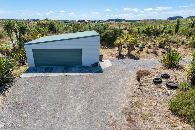 Photo of property in 17 Henham Lane, Waikawa Beach, Levin, 5573