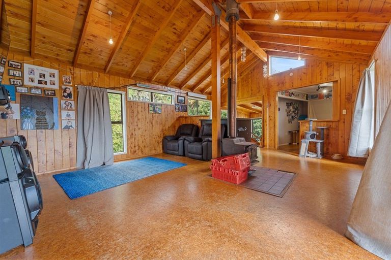 Photo of property in 24 Montjoy Street, Stratford, 4332