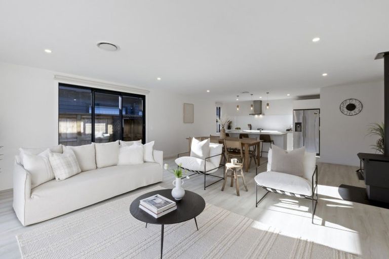 Photo of property in 12 Muster Road, Jacks Point, 9371