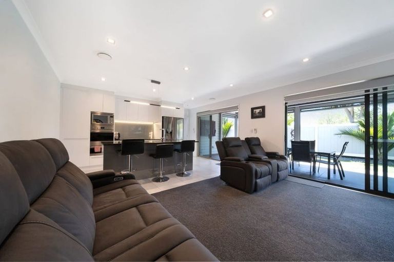 Photo of property in 154 Boord Crescent, Kumeu, 0891