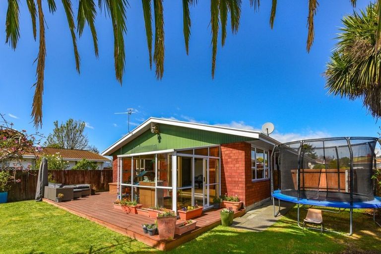 Photo of property in 2/6 Nanette Street, Upper Riccarton, Christchurch, 8041