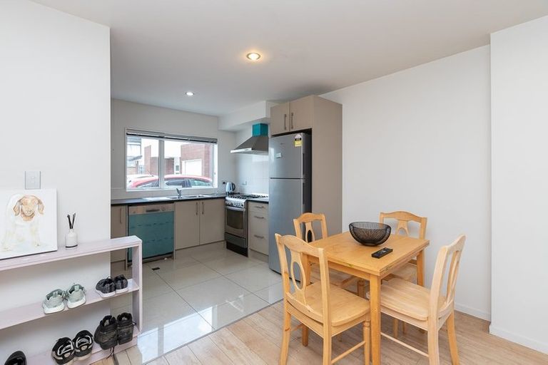 Photo of property in 2/4 Littler Place, Hamilton East, Hamilton, 3216