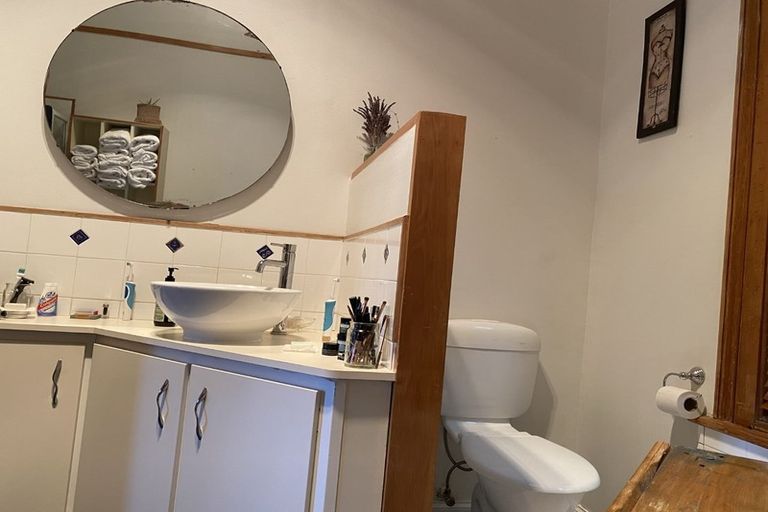 Photo of property in 121 Wellington Street, Picton, 7220