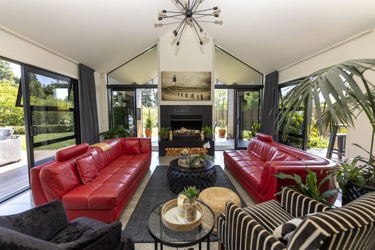 Photo of property in 10 Pike Place, Ferndale, New Plymouth, 4310