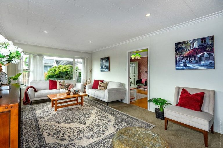 Photo of property in 16 Freebairn Street, Redwood, Christchurch, 8051
