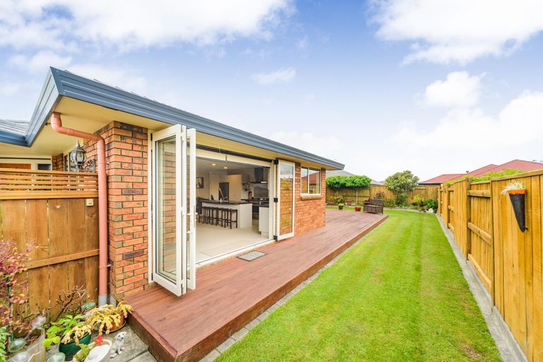 Photo of property in 37 Liberty Grove, Kelvin Grove, Palmerston North, 4414