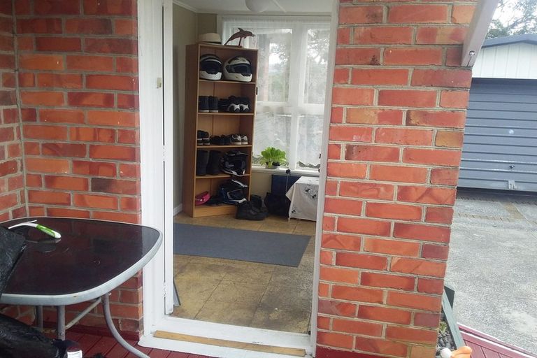 Photo of property in 125 Millbrook Road, Sunnyvale, Auckland, 0612