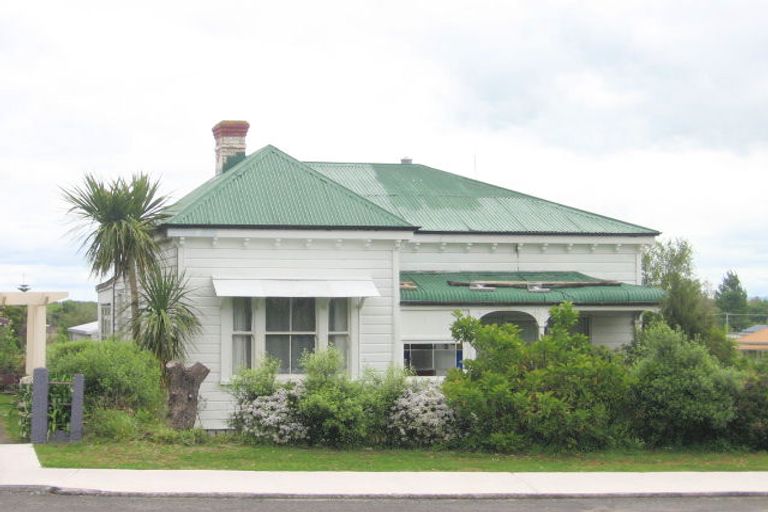 Photo of property in 235 Whitaker Street, Te Aroha, 3320