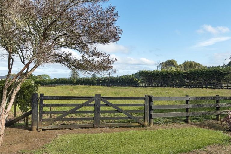 Photo of property in 2b Masters Road, Waiuku, 2681