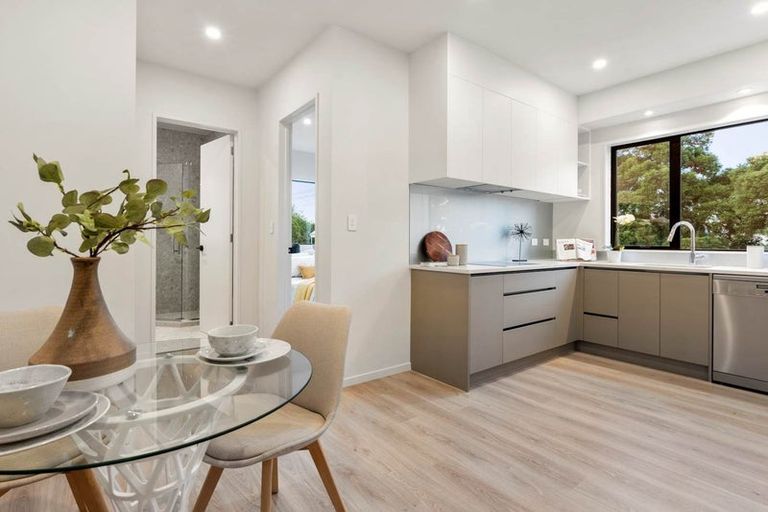 Photo of property in 27 Claude Road, Hillpark, Auckland, 2102