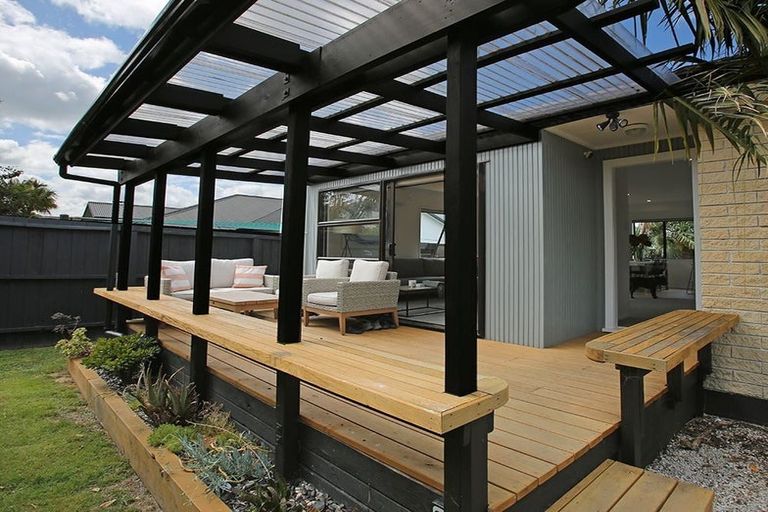 Photo of property in 1/28 Manuka Road, Glenfield, Auckland, 0629