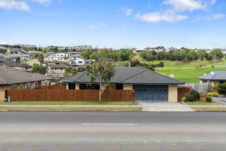 Photo of property in 215 Cheyne Road, Pyes Pa, Tauranga, 3112