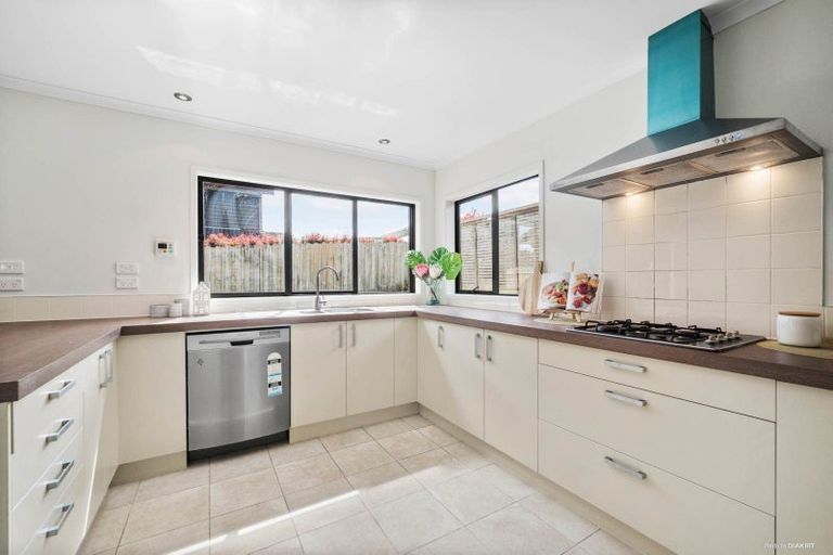 Photo of property in 5 Barnacle Rise, Red Beach, 0932