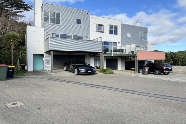 Photo of property in 24 Saddleback Grove, Karori, Wellington, 6012