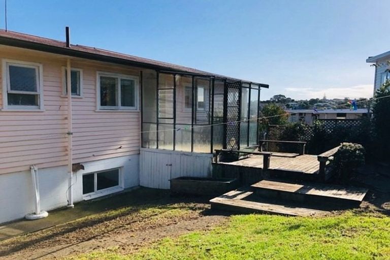 Photo of property in 35 Elliott Avenue, Bayview, Auckland, 0629