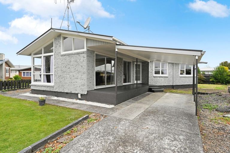 Photo of property in 10 Bremridge Place, Melville, Hamilton, 3206