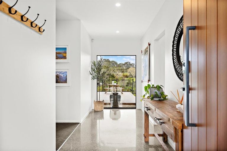 Photo of property in 114 Solan Drive, Waimauku, 0812