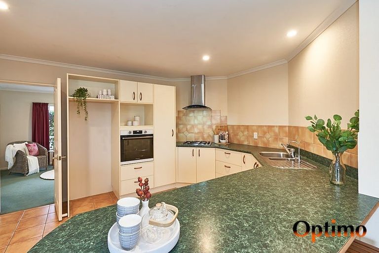 Photo of property in 21 Rothesay Place, Highbury, Palmerston North, 4412