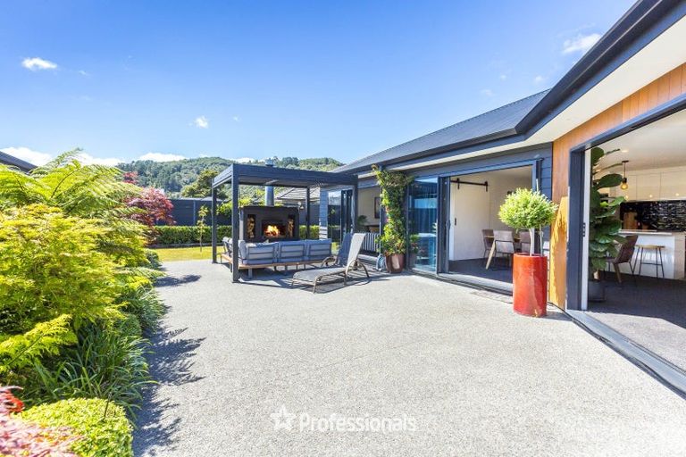 Photo of property in 8 Kerrigan Crescent, Wallaceville, Upper Hutt, 5018