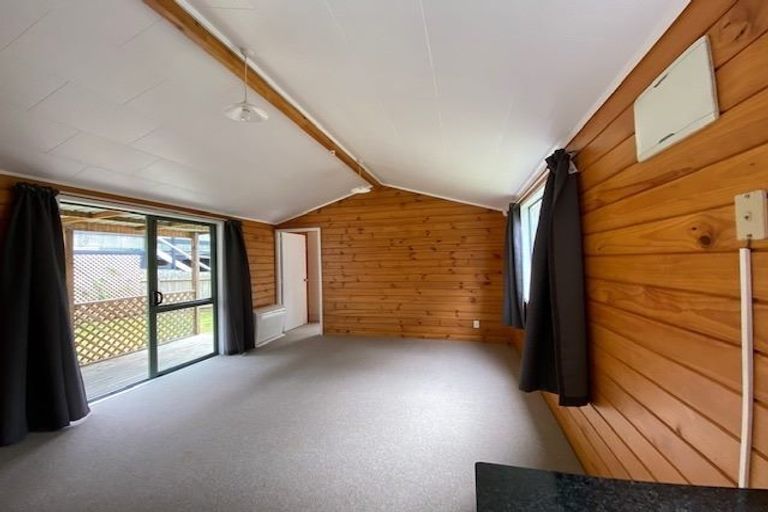 Photo of property in 30 Leaver Place, Weymouth, Auckland, 2103