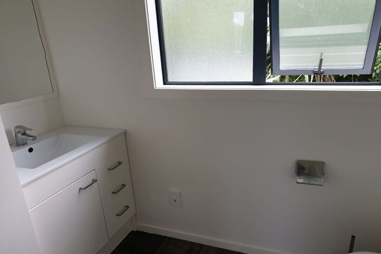 Photo of property in 56a Salford Street, Newlands, Wellington, 6037