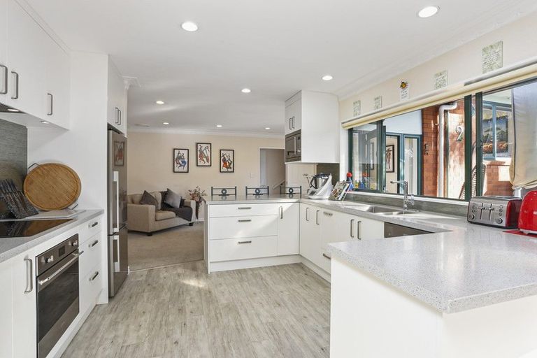 Photo of property in 23 Rathmar Drive, Manurewa, Auckland, 2105