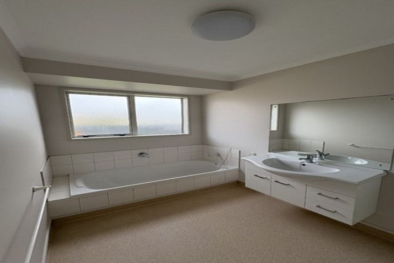 Photo of property in 17e Meeanee Road, Taradale, Napier, 4112