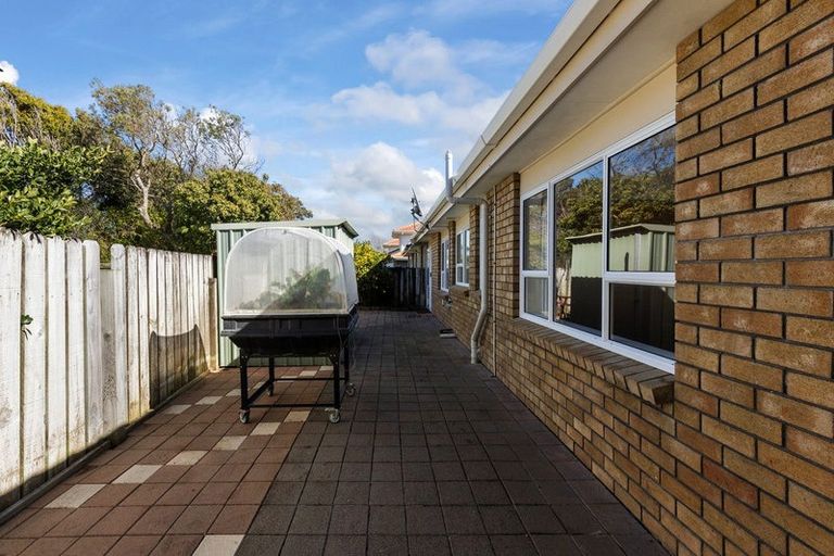 Photo of property in 12 Manly Garden, Paraparaumu Beach, Paraparaumu, 5032