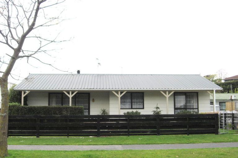 Photo of property in 44b Aquarius Drive, Kawaha Point, Rotorua, 3010