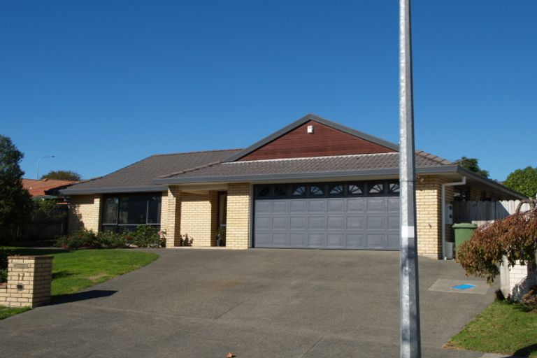 Photo of property in 17 Ravensdale Rise, Northpark, Auckland, 2013