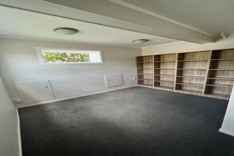 Photo of property in 14b Zande Terrace, Tawa, Wellington, 5028
