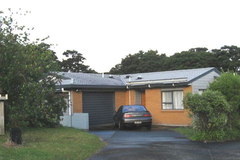 Photo of property in 21 Jacinta Grove, Swanson, Auckland, 0612