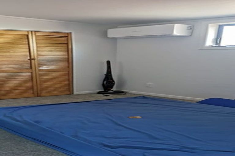 Photo of property in 10 Wattle Street, New Lynn, Auckland, 0600