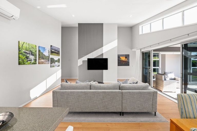 Photo of property in 140 Saint James Drive, Huntington, Hamilton, 3210